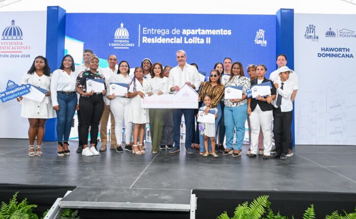 Ministerio de la Mujer entrega más de RD$6 millones en Bono Mujer en SDO