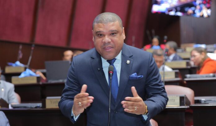 Diputado del PRD presentará rendición de cuentas el 10 de agosto04 at 8.46.37 AM Diputado del PRD presentará rendición de cuentas el 10 de agosto