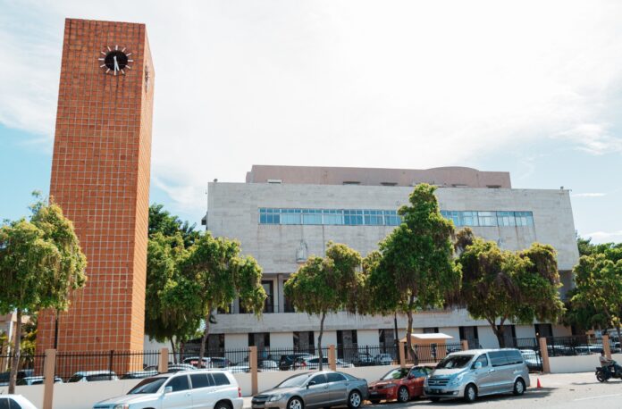 Alcaldía del DN y Aduanas anuncian reglas de participación en Plásticos por Útiles Escolares