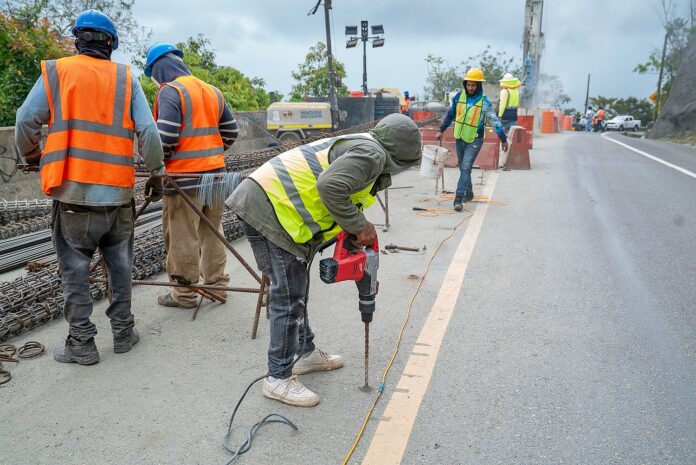 Habilitarán paso para vehículos livianos en la carretera Casabito-Constanza