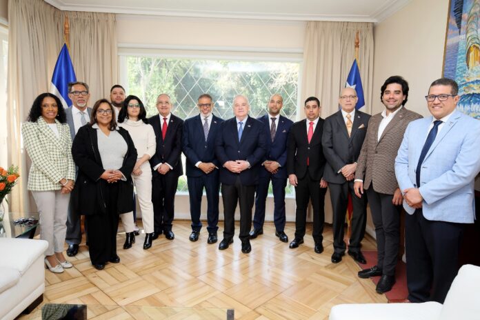 Modesto Guzmán agota agenda en Chile; busca traer experiencias de programas sociales Modesto Guzmán agota agenda en Chile; busca traer experiencias de programas sociales