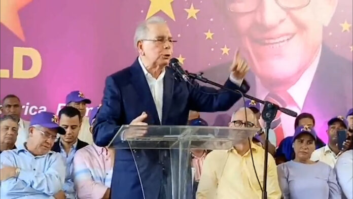 Danilo Medina: "Programa Medicamentos de Altos Costos se creo para proteger a las familias dominicanas" Danilo Medina: "Programa Medicamentos de Altos Costos se creó para proteger a las familias dominicanas"