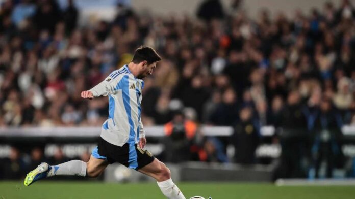 Este lunes, Messi busca ser el máximo goleador, el día del doblete de Maradona a los ingleses