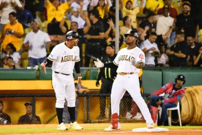 Triple decisivo de Alberto Rodríguez impulsa triunfo aguilucho 4-3 sobre Gigantes en apertura del torneo Triple decisivo de Alberto Rodríguez impulsa triunfo aguilucho 4-3 sobre Gigantes en apertura del torneo