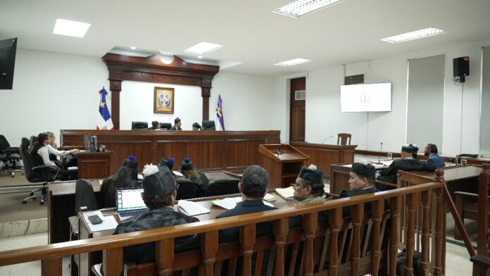 Tribunal aplaza primera audiencia contra empresario canadiense por falta de intérprete judicial Tribunal aplaza primera audiencia contra empresario canadiense por falta de intérprete judicial