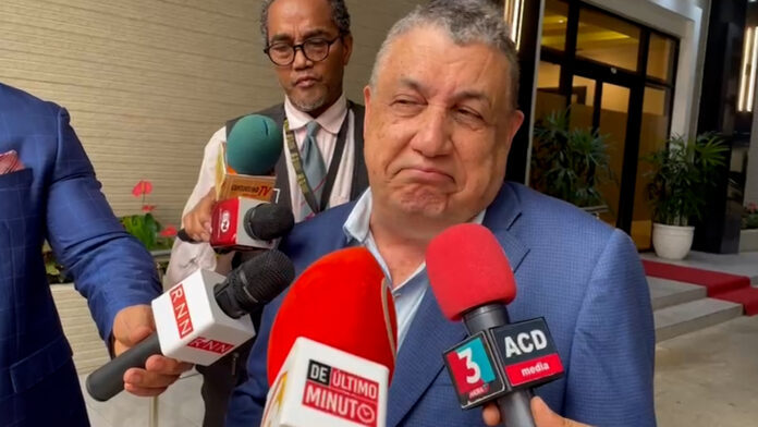 Sánchez manifestó que "yo no tengo porqué llorar" señalando que esa práctica ocurre en todo el mundo