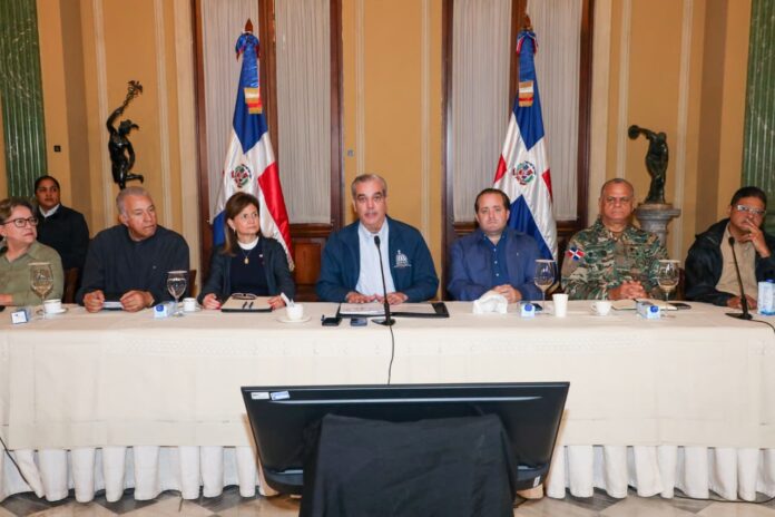 Gobierno dispone retorno a clases y labores en el país, a excepción de 4 provincias en alerta roja Gobierno dispone retorno a clases y labores en el país, a excepción de 4 provincias en alerta roja