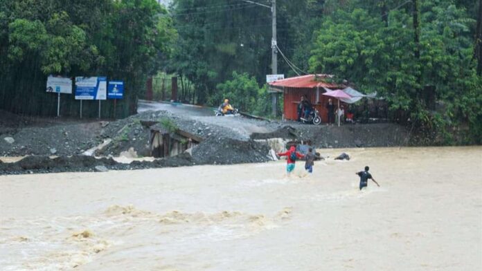 3,760 desplazados y más de 700 viviendas afectadas por huracán Melissa, según el COE 3,760 desplazados y más de 700 viviendas afectadas por huracán Melissa, según el COE