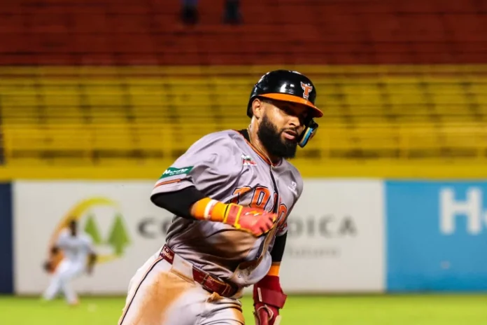 Celestén impulsa la primera victoria de los Toros que superan 14-7 a las Águilas