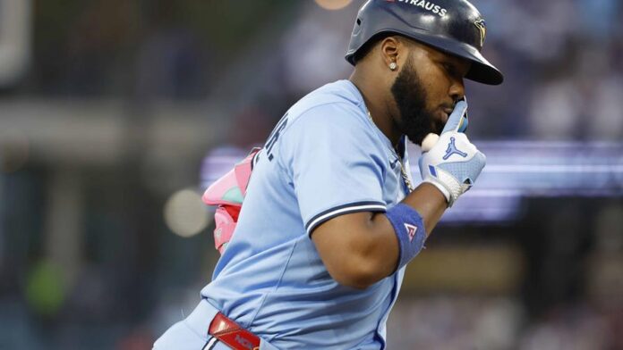 Guerrero Jr. descifra a Ohtani con HR y Toronto empata la Serie Mundial