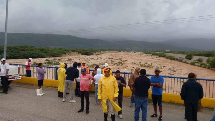 Lluvias causadas por Melissa provocan crecida del rio Blanco en Jimaní
