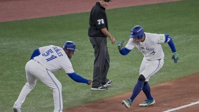 El jonrón de Springer lleva a los Blue Jays a la victoria sobre los Marineros y a la Serie Mundial El jonrón de Springer lleva a los Blue Jays a la victoria sobre los Marineros y a la Serie Mundial
