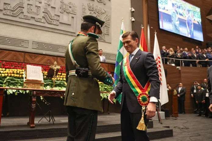 Rodrigo Paz es investido presidente de Bolivia y abre nuevo ciclo en el país suramericano