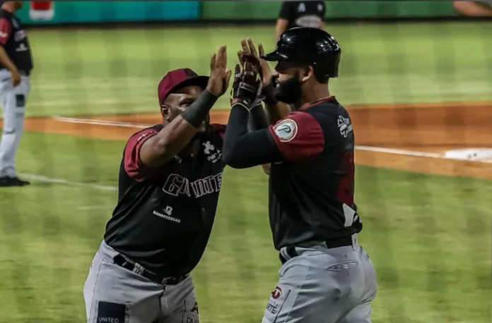 Jorge Bonifacio dispara sencillo decisivo y Gigantes ganan 7-4 a los Toros en 15 entradas Jorge Bonifacio dispara sencillo decisivo y Gigantes ganan 7-4 a los Toros en 15 entradas