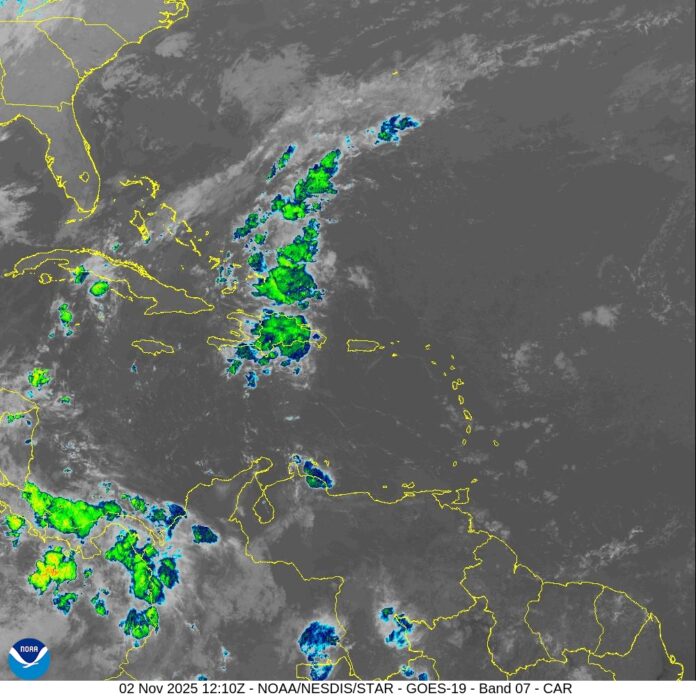 Indomet: Continúan los aguaceros con tormentas eléctricas por incidencia de onda tropical y vaguada Indomet: Continúan los aguaceros con tormentas eléctricas por incidencia de onda tropical y vaguada