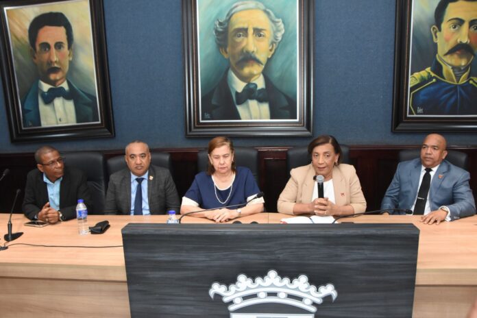 Gobierno y Municipio despliegan ofensiva vial en La Vega: Asfaltado, bacheos, fecha para puente Antonio Guzman y retorno a hospital