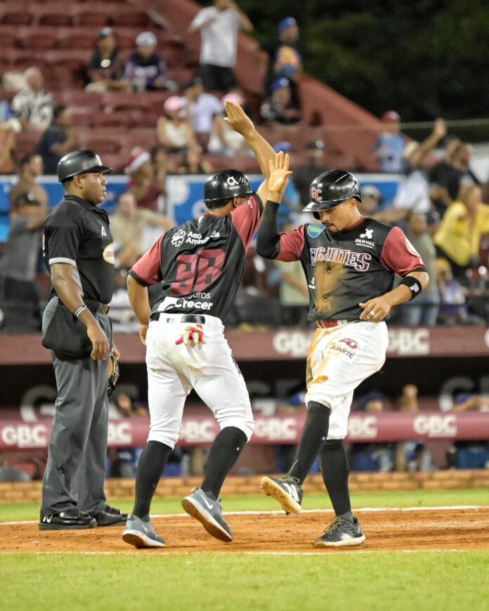 Los Gigantes vencen a los Toros y se posicionan en el tercer lugar