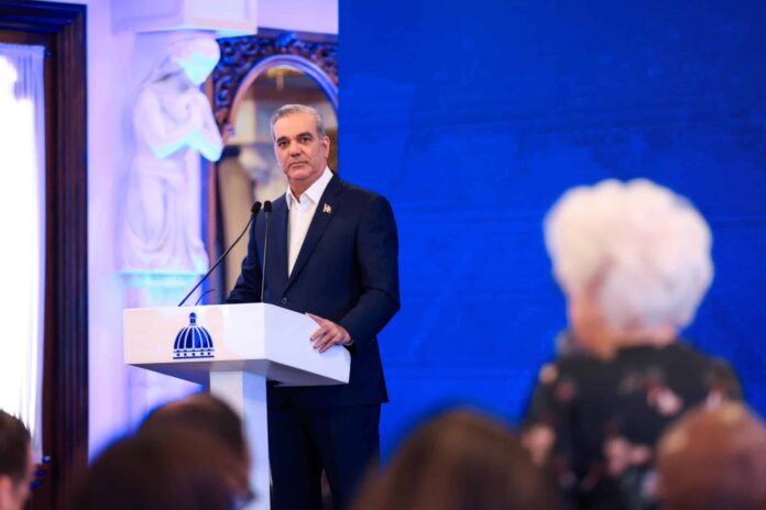 Abinader: resolución de per cápita se estudió y se escuchará a todas las ARS