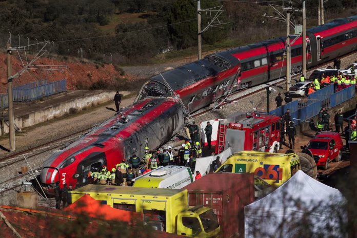 Tragedia en Córdoba, España, al chocar dos trenes