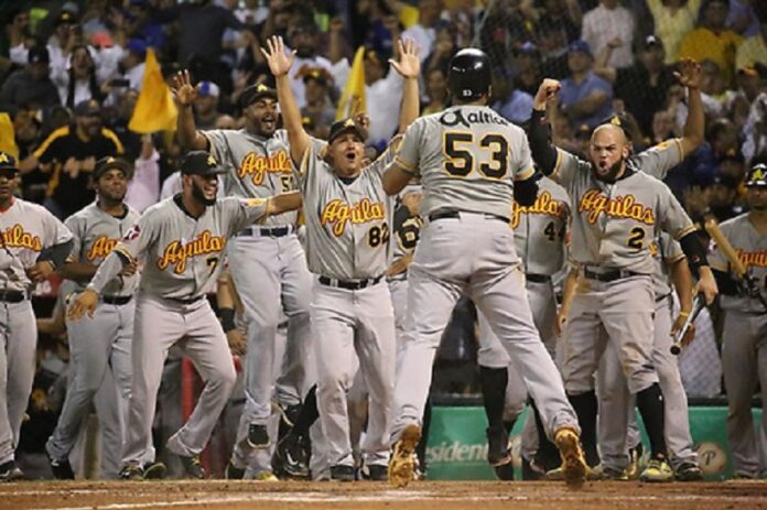 Águilas vencen a Gigantes y mantienen con vida sus aspiraciones en el round robin