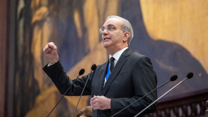 Presidente Abinader resalta crecimiento económico de RD