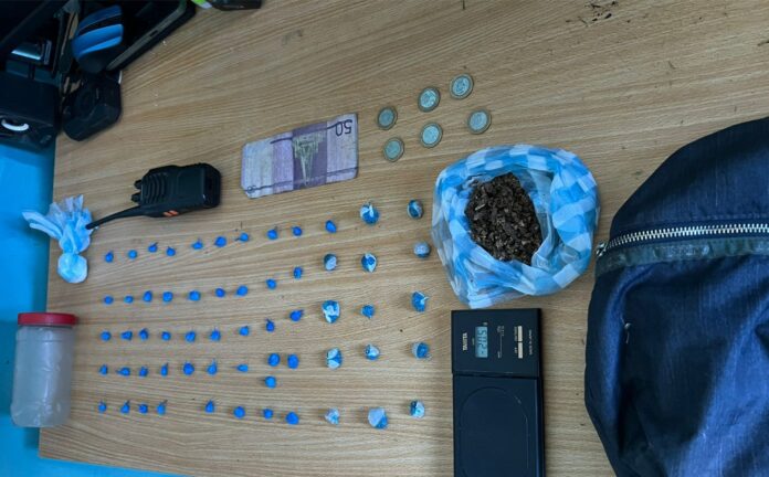 DINTEL desmantela puntos de venta de drogas y apresa a dos personas en Yamasá, Monte Plata