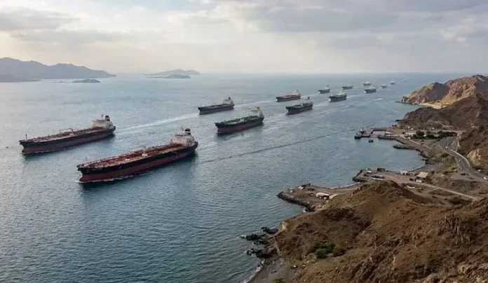 Reino Unido trabaja con sus aliados en un plan "viable" para reabrir el estrecho de Ormuz