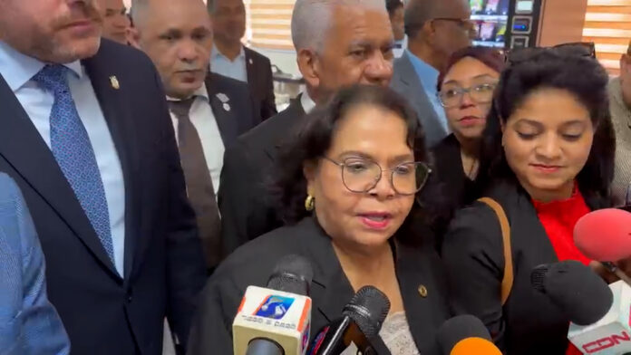 Presidenta de CCRD aclara no buscaba aumento salarial sino «incentivos por desempeño»