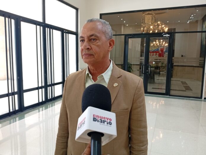 Someten proyecto para eliminar exoneraciones de vehículos de legisladores