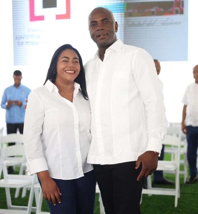 Diputada Leivy Bautista y esposo demandan al Grupo Alofoke y Eduardo Saint-Hilaire por difamación e injuria