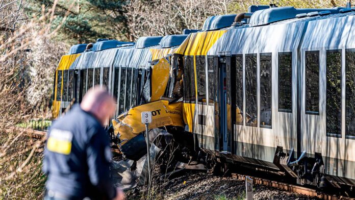 Choque de trenes en Dinamarca deja 17 heridos, cuatro en estado crítico