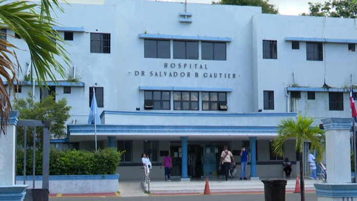 Deterioro estructural y falta de personal médico, es el diario vivir en el hospital Salvador Gautier