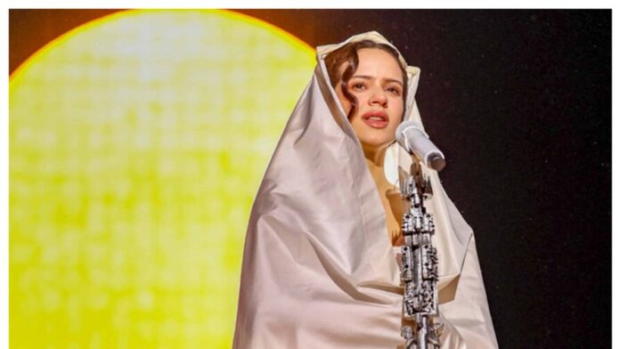 Rosalía publica "Lux (Complete Works)", con una versión inédita de "Dios es un stalker"