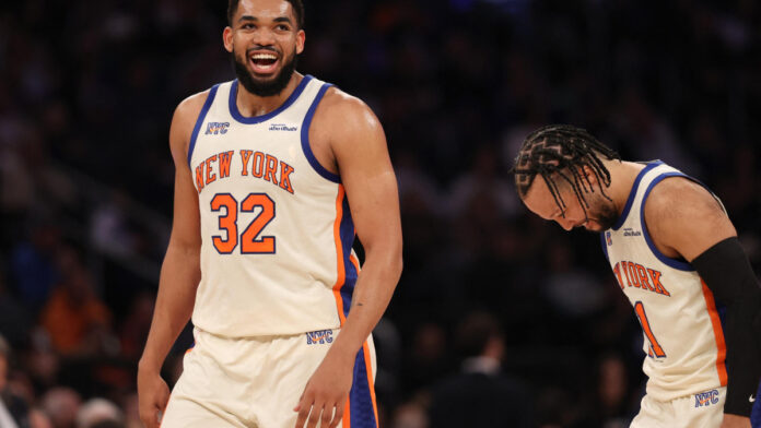 Tonws 17 puntos y Knicks arrollan a Sixers 137-98 en arranque de semifinales de conferencia de NBA