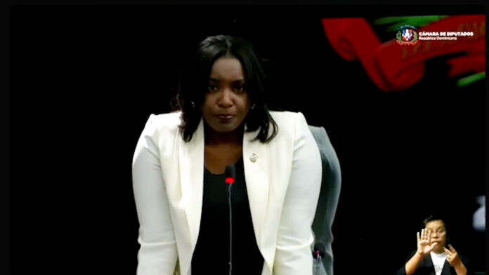 Diputada Carmen Lidia Williams exhorta al PRM enfocarse en la institucionalidad luego de salida de Taveras