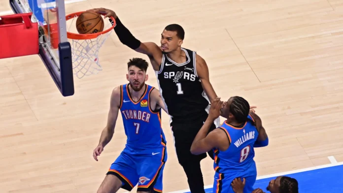 San Antonio golpea primero y se pone arriba en la final del Oeste San Antonio golpea primero y se pone arriba en la final del Oeste
