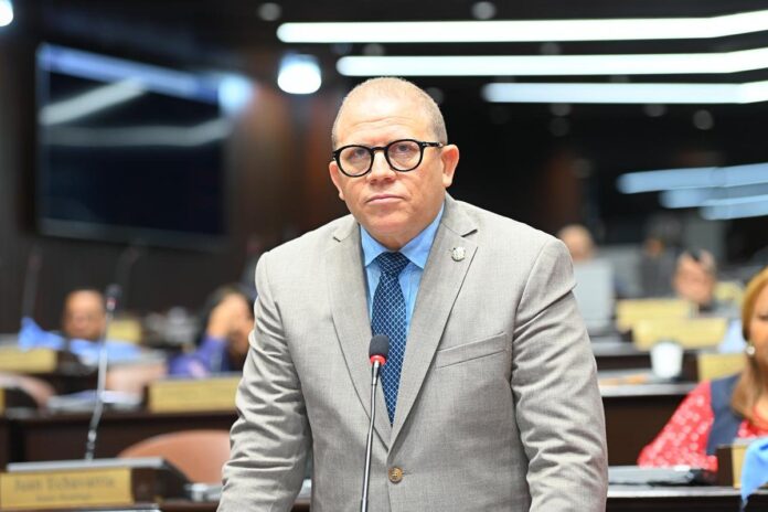 Rafael Castillo sobre medidas "eso no viene a solucionar absolutamente nada con la crisis"