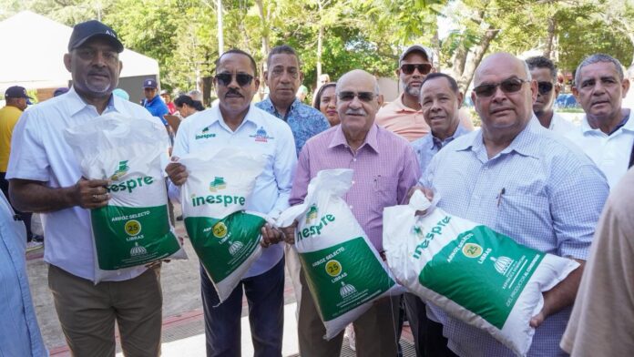 Inespre lleva programa alimenticio a zonas afectadas por las lluvias