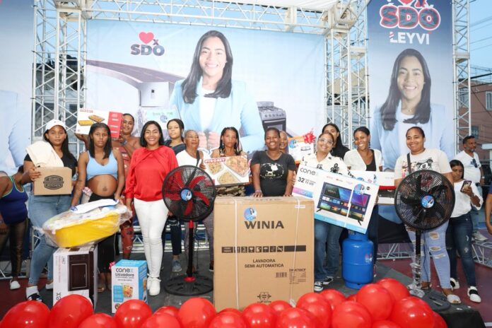 Leyvi Bautista inicia “La Ruta de las Madres” en Santo Domingo Oeste