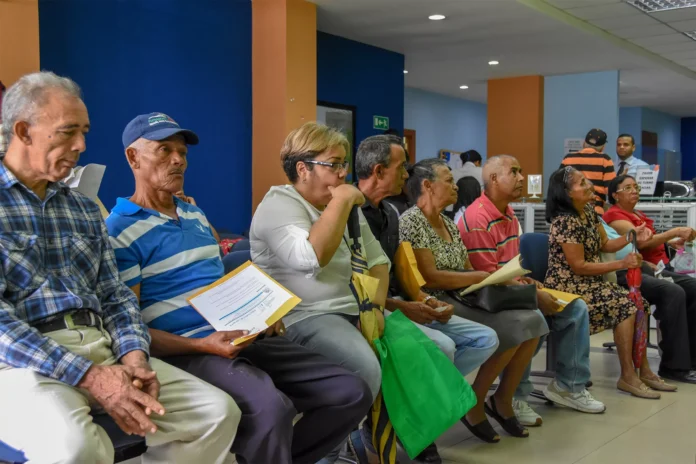 Diputados respaldan bajar años de cotización para pensiones