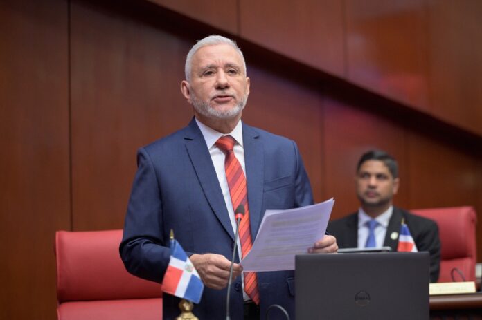 Taveras propone eliminar prisión por difamación y derogar ultraje a funcionarios