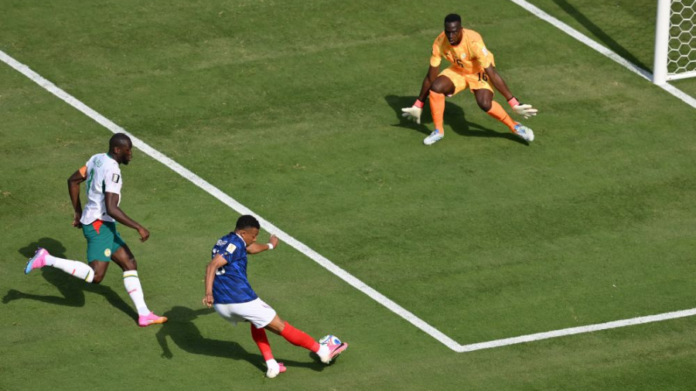 Con doblete de Mbappé, Francia vence a Senegal en su debut en el Mundial