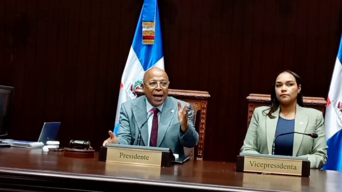 ¡Por segunda ocasión! Se suspende la sesión para conocer las modificaciones al nuevo Código Penal ¡Por segunda ocasión! Se suspende la sesión para conocer las modificaciones al nuevo Código Penal