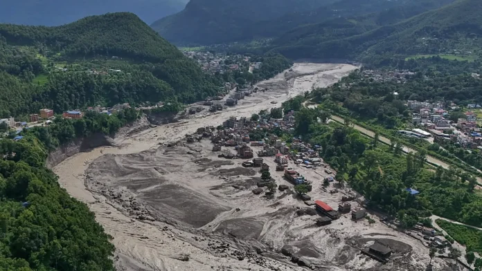 Alerta máxima en Nepal: casi 400 muertos, más de mil desaparecidos y amenaza de nuevas riadas