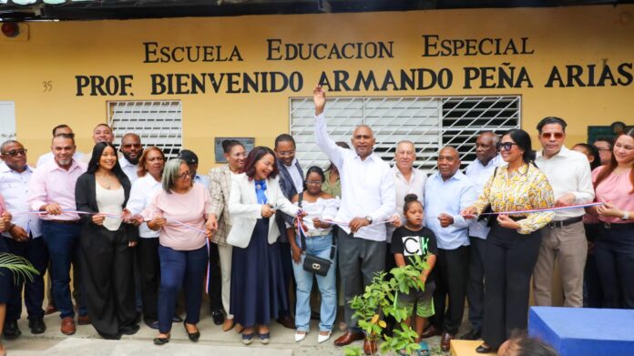 Peravia inaugura su primera Escuela de Educación Especial gestionada por el senador Julito Fulcar