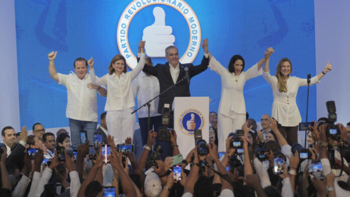 Luis Abinader presidirá el PRM hasta 2028 tras lograrse una plancha de consenso unitario
